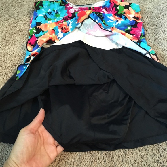 Azul by Maxine of Hollywood
Tropical Print One Piece Faux Swim Skirtini
Size 10 - Picture 7 of 16